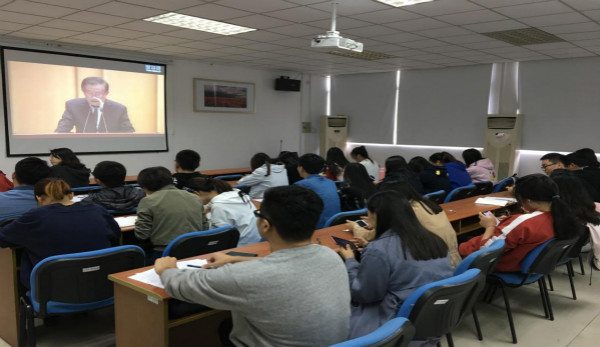 DG真人
组织师生收看2018年全国科学道德与学风建设宣讲直播